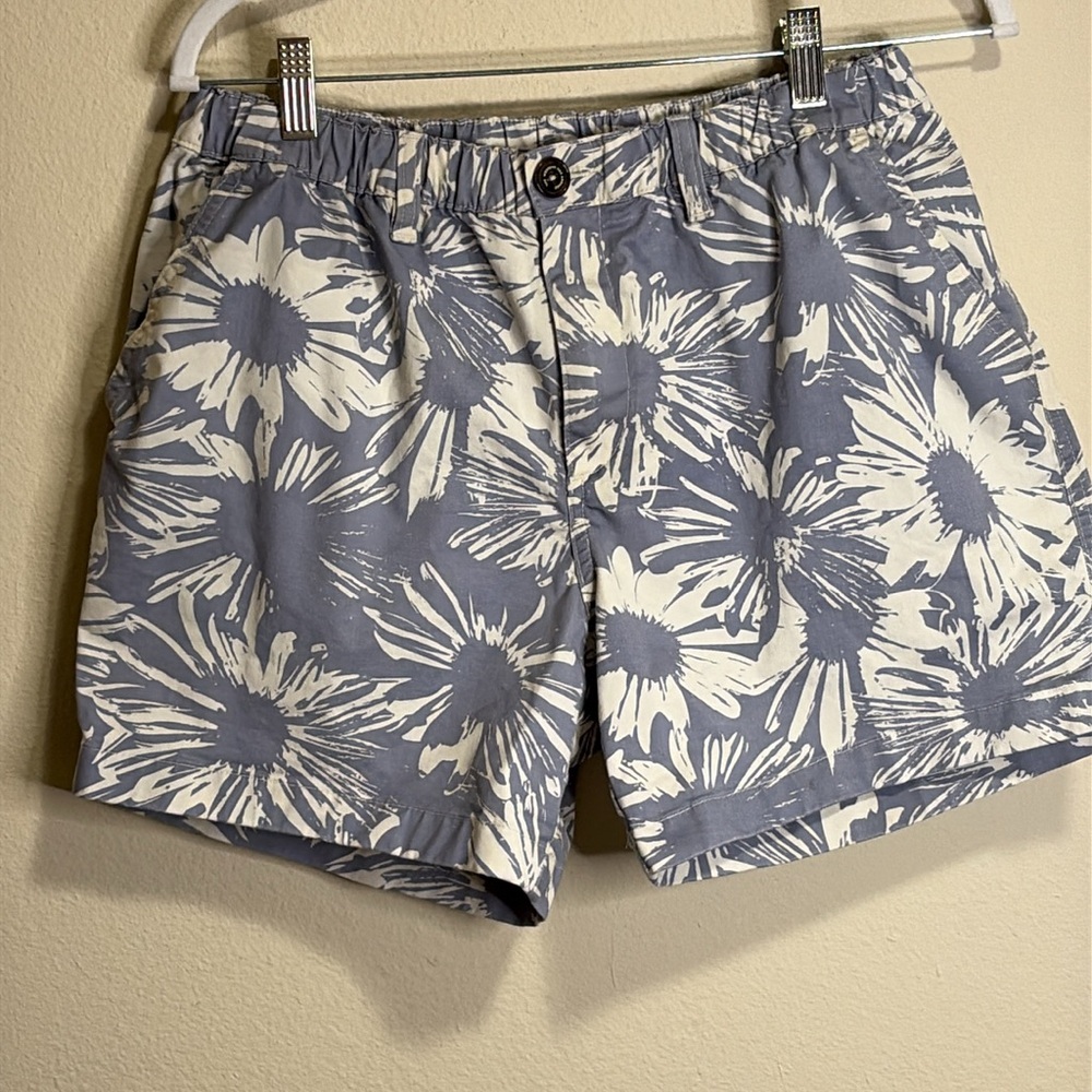 Chubbies Women’s Monaco Blue and Cream Sunflower Shorts Size Medium